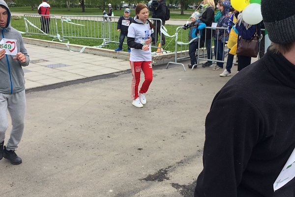 "Бегущие сердца" компании Квин